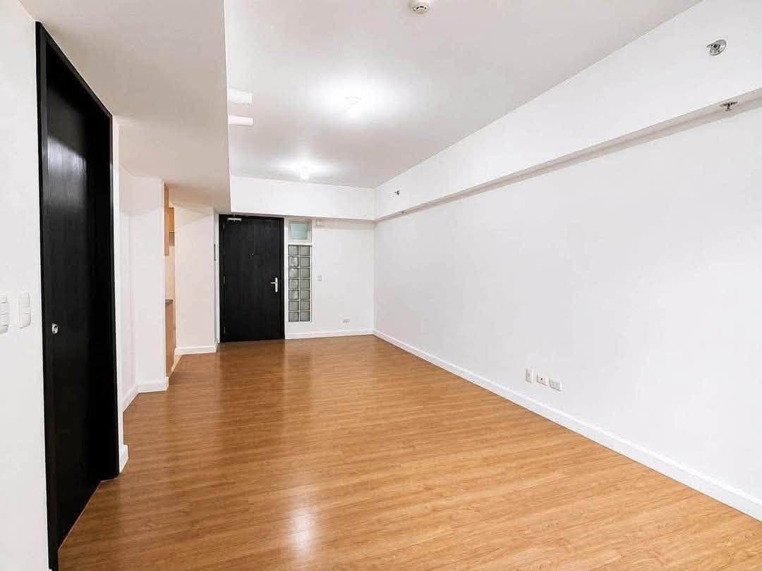 FOR RENT: THE VERANDA 1 BEDROOM (Direct) - photo 1