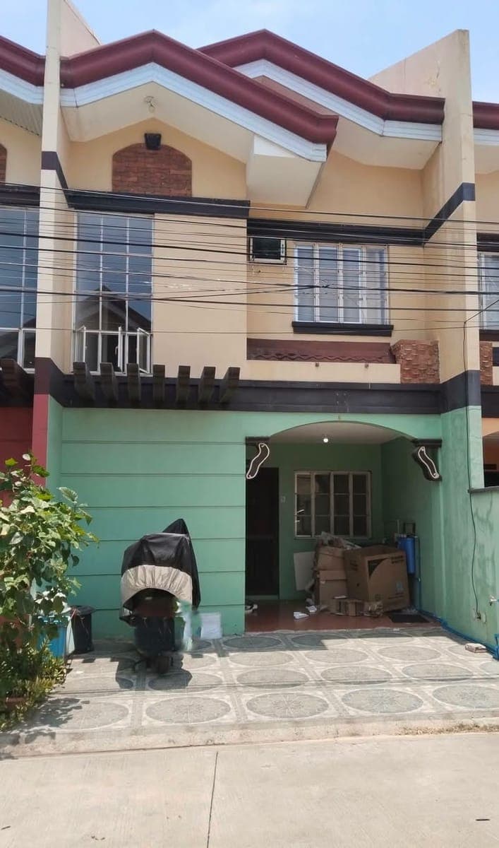 🏡TOWNHOUSE FOR RENT‼️ - photo 1