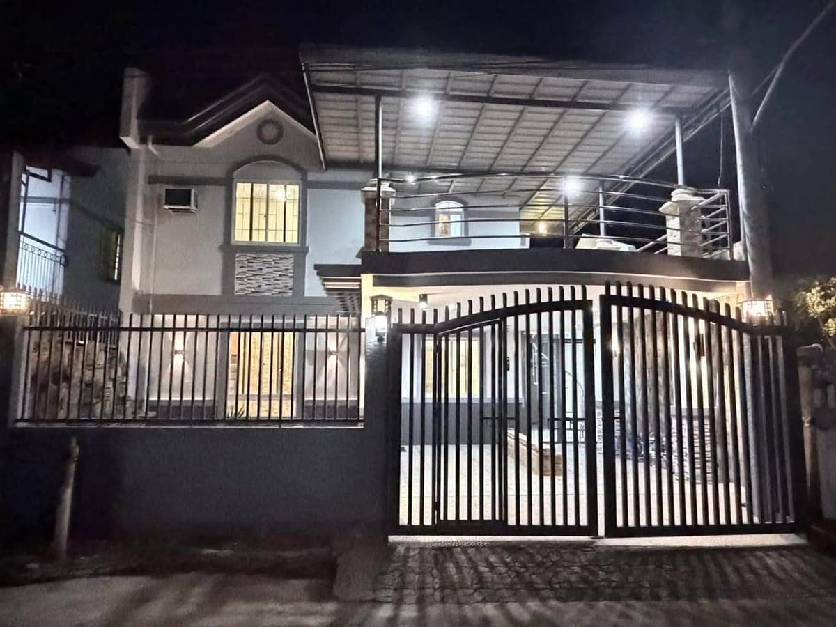 🏡 HOUSE FOR RENT Newly Renovated Modern Home - photo 1