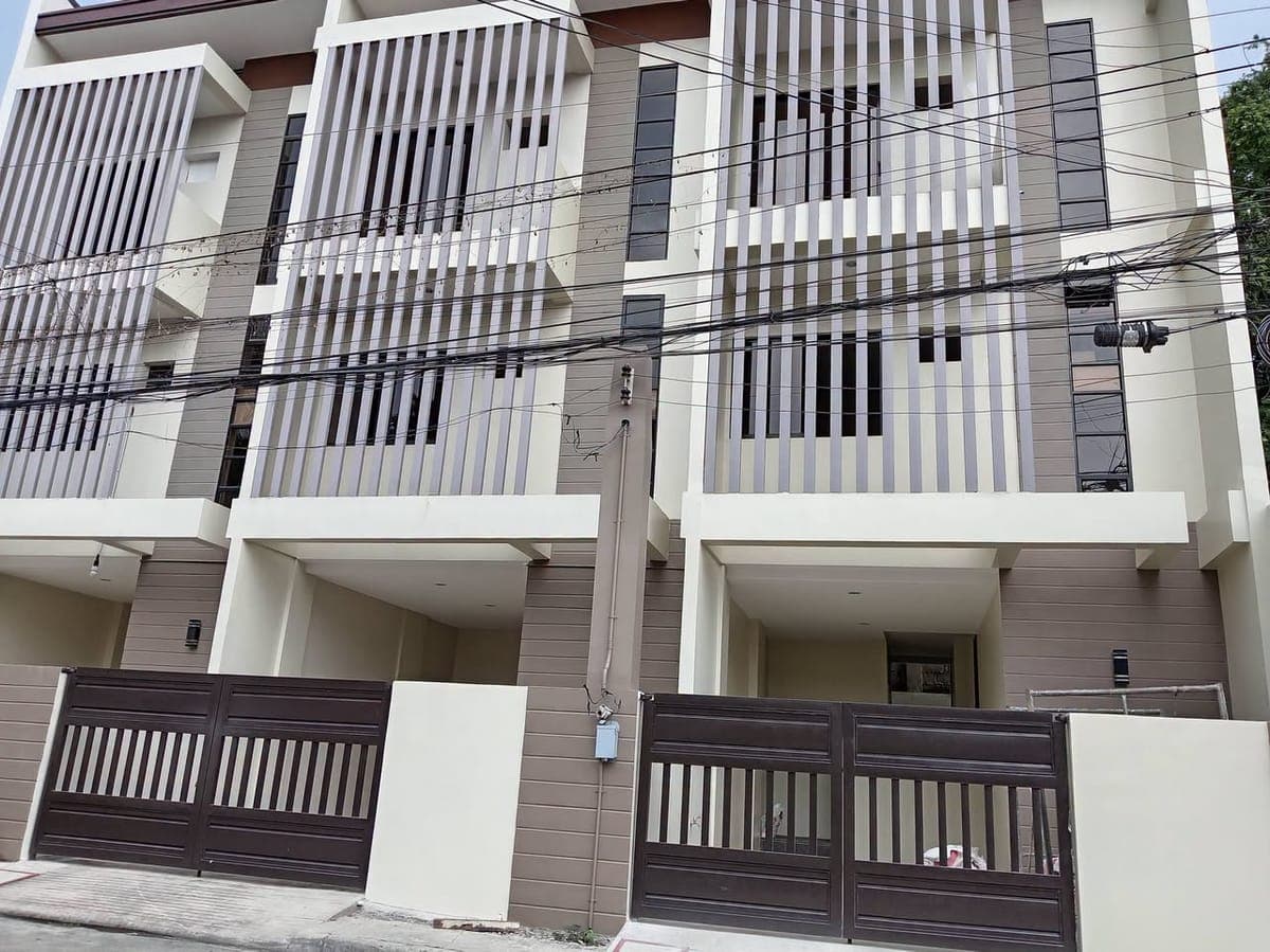 ๐ก SPACIOUS 3-STOREY TOWNHOUSE FOR RENT! - photo 1