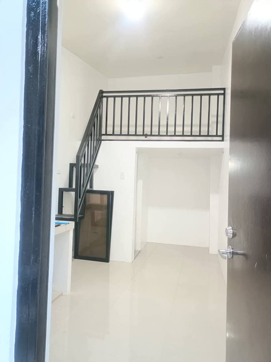 Permission to post- Available 2 loft type unit - photo 1