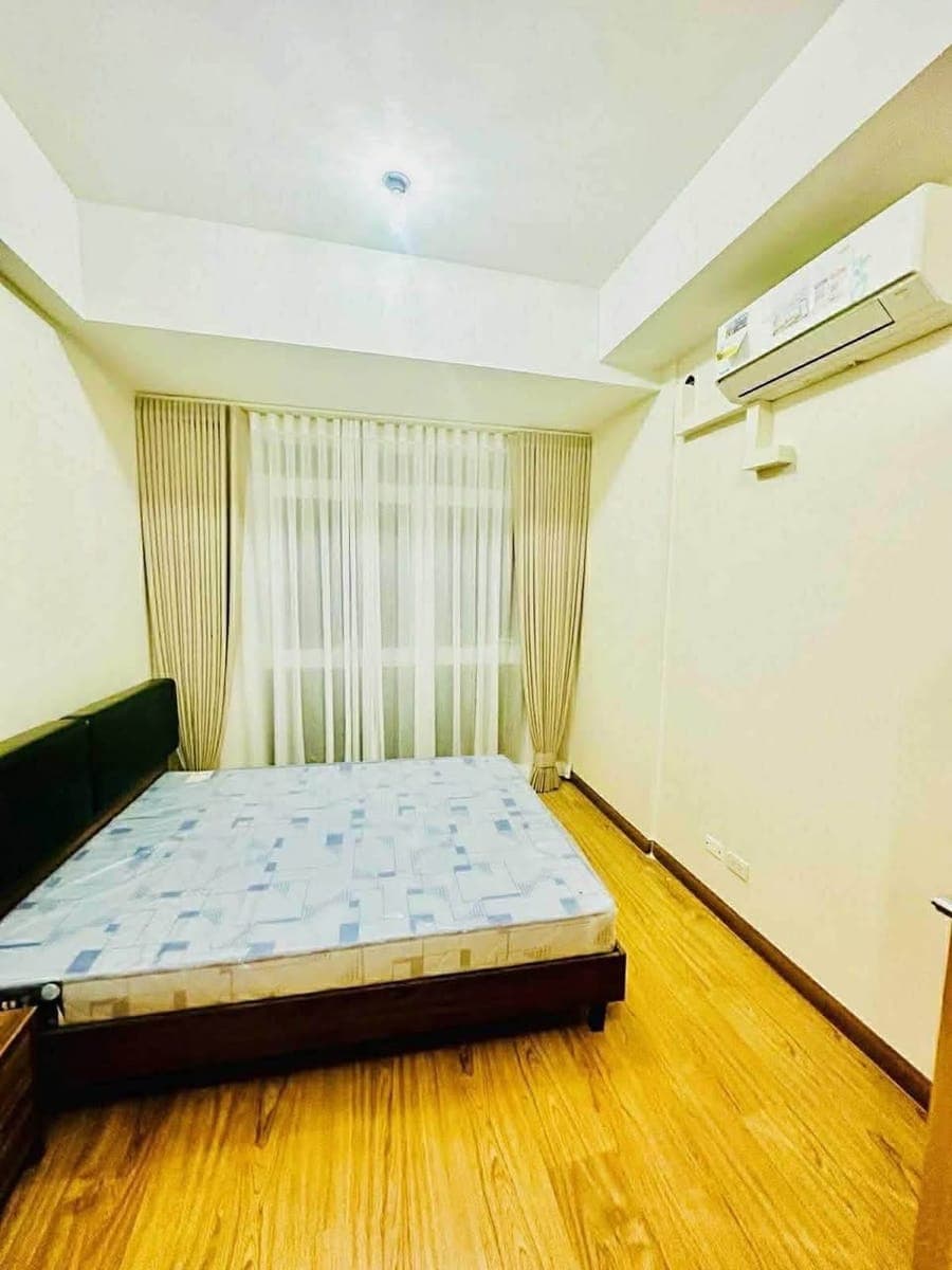 Park Avenue, The Big Apple, BGC for Rent - photo 1