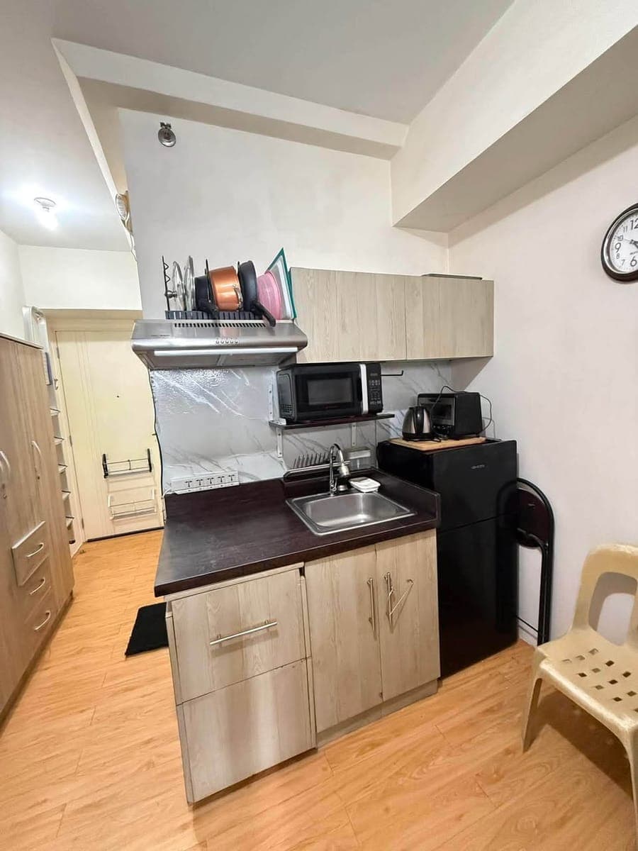 Studio Condo Unit for Rent - photo 1
