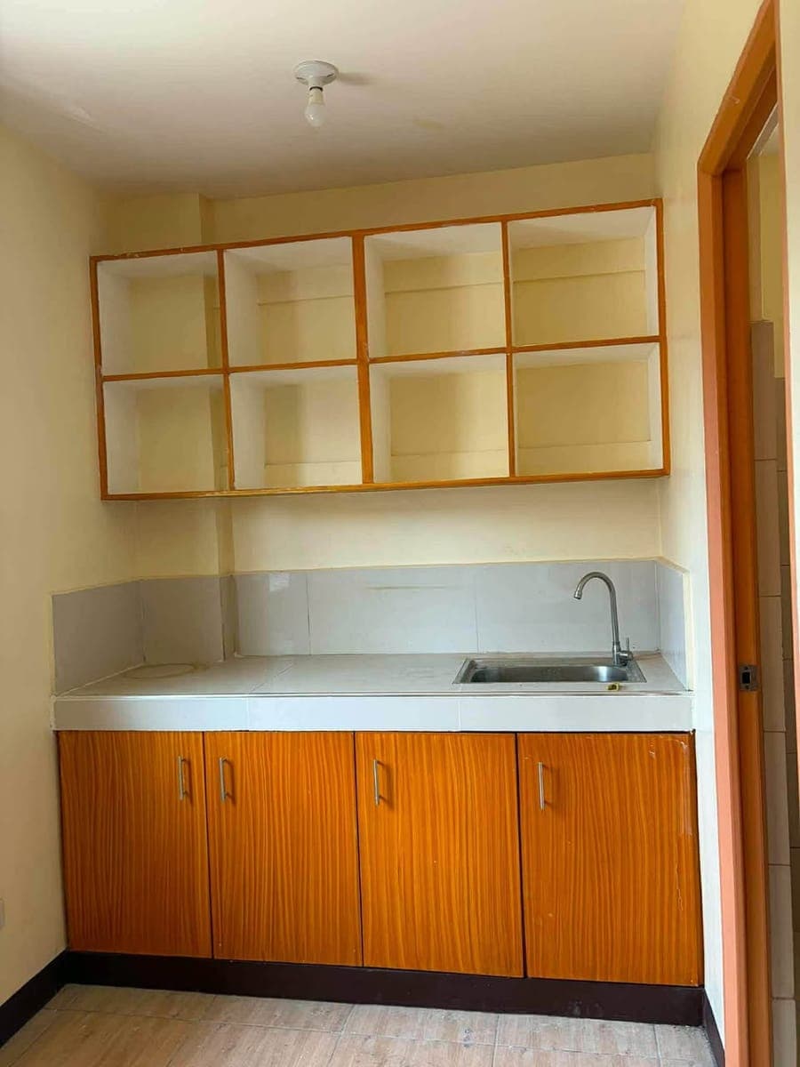 3rd Floor Studio Type Apartment for Rent - photo 1