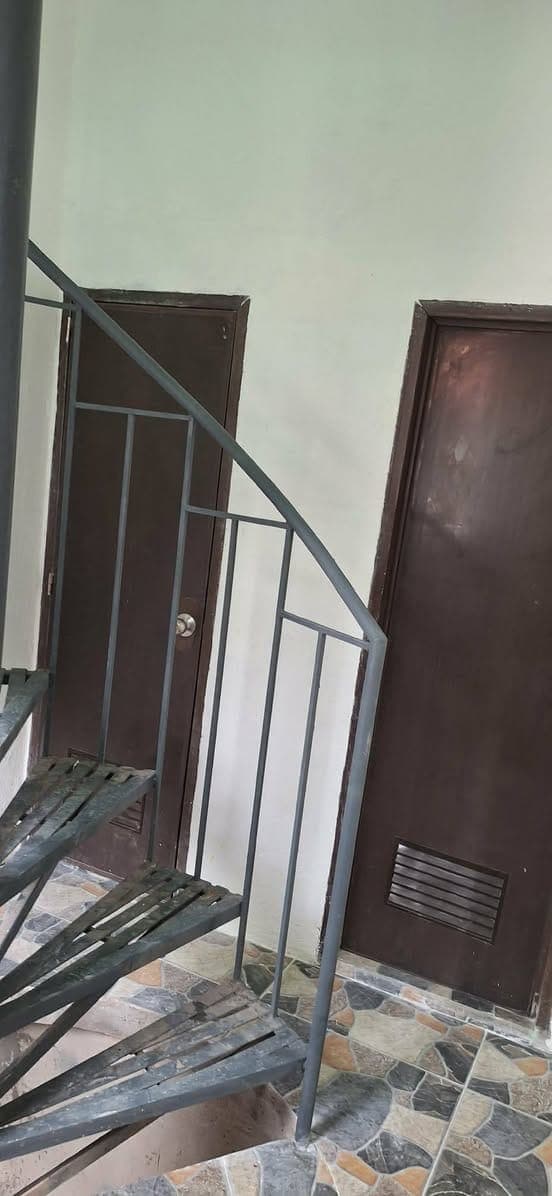 Room for rent 2nd floor - photo 1