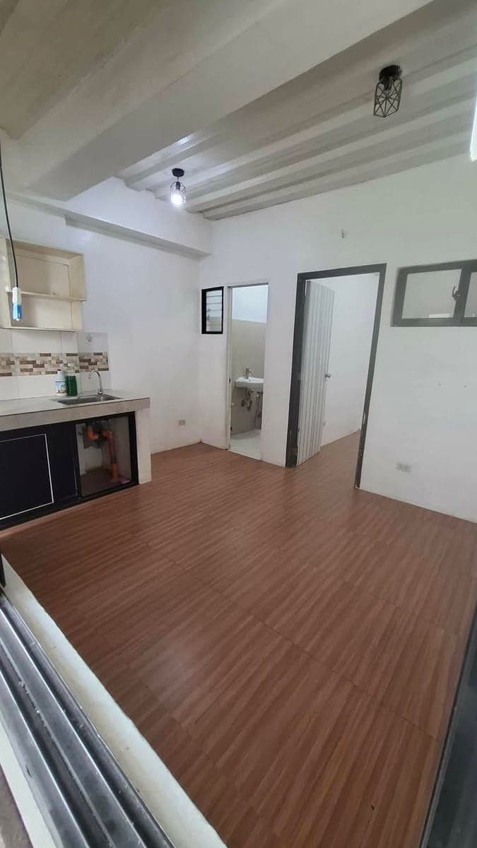 Located at 04 Cadena De Amor, Wawa, Taguig (Besides Wawa Barangay Hall) Walking distance to main roa... - photo 1