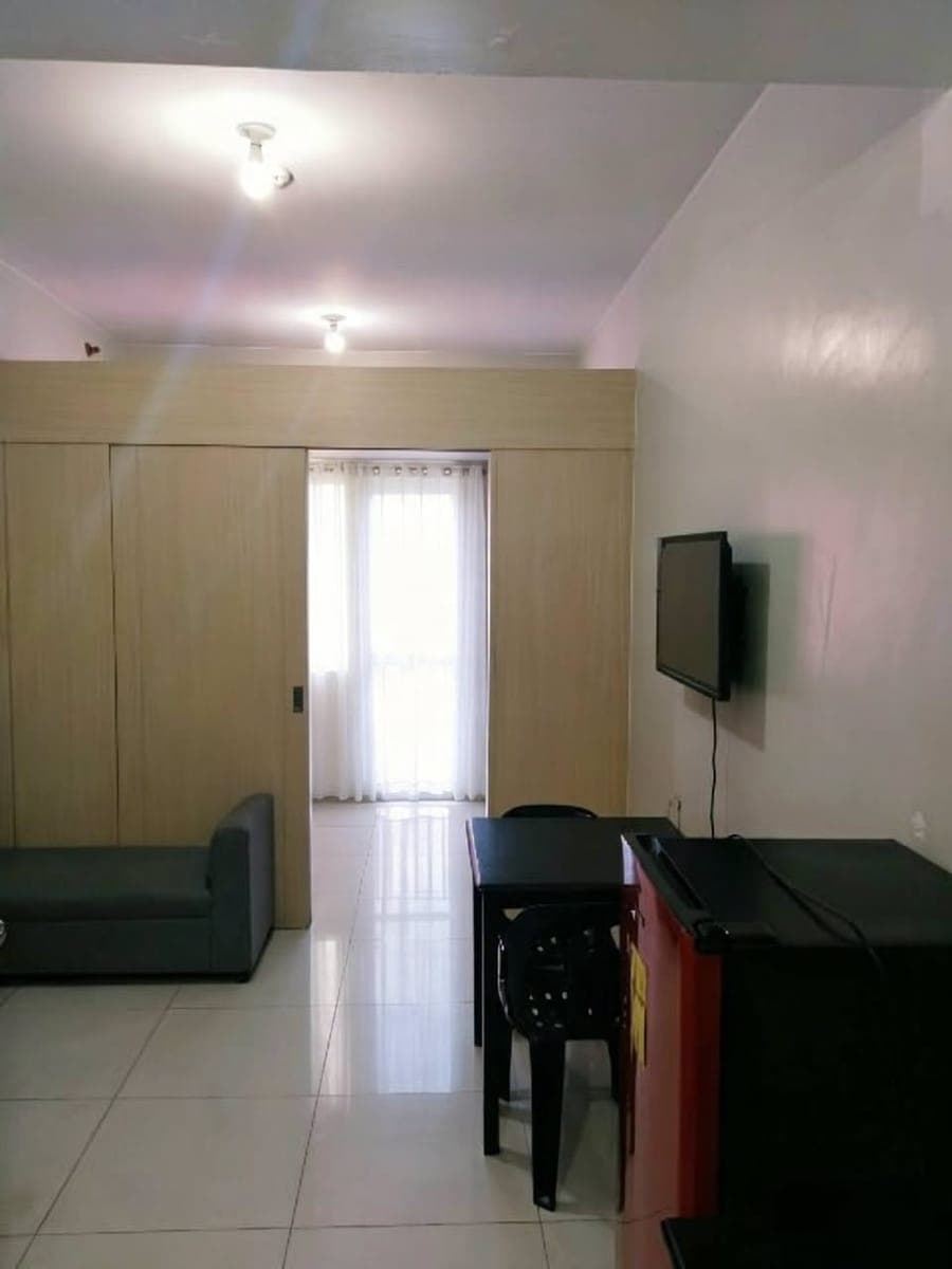 SMDC SUN RESIDENCES is located along EspaΓ±a Boulevard corner Mayon Street, Brgy. Sta. Teresita, Quezon City. - photo 1