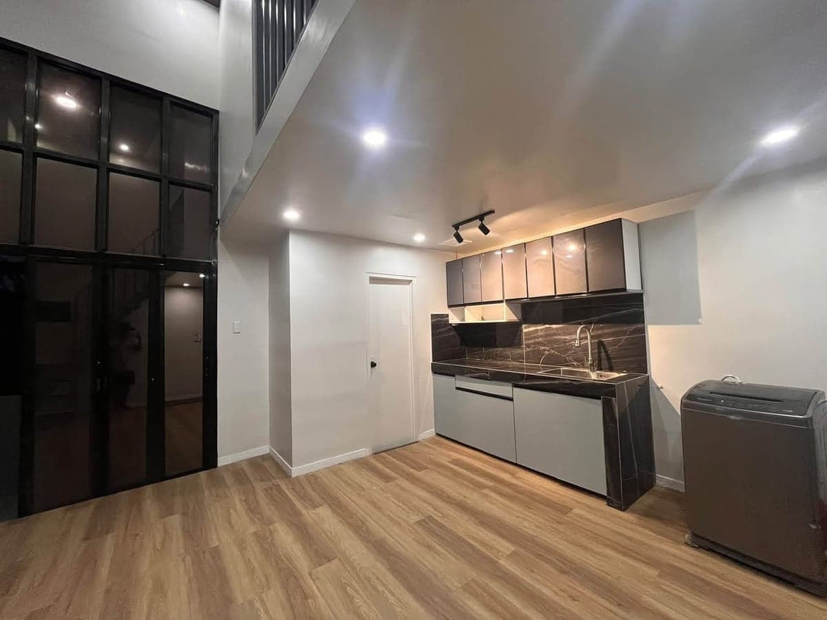🏡 ELEGANT 2-BEDROOM CONDO-TYPE APARTMENT FOR RENT - photo 1