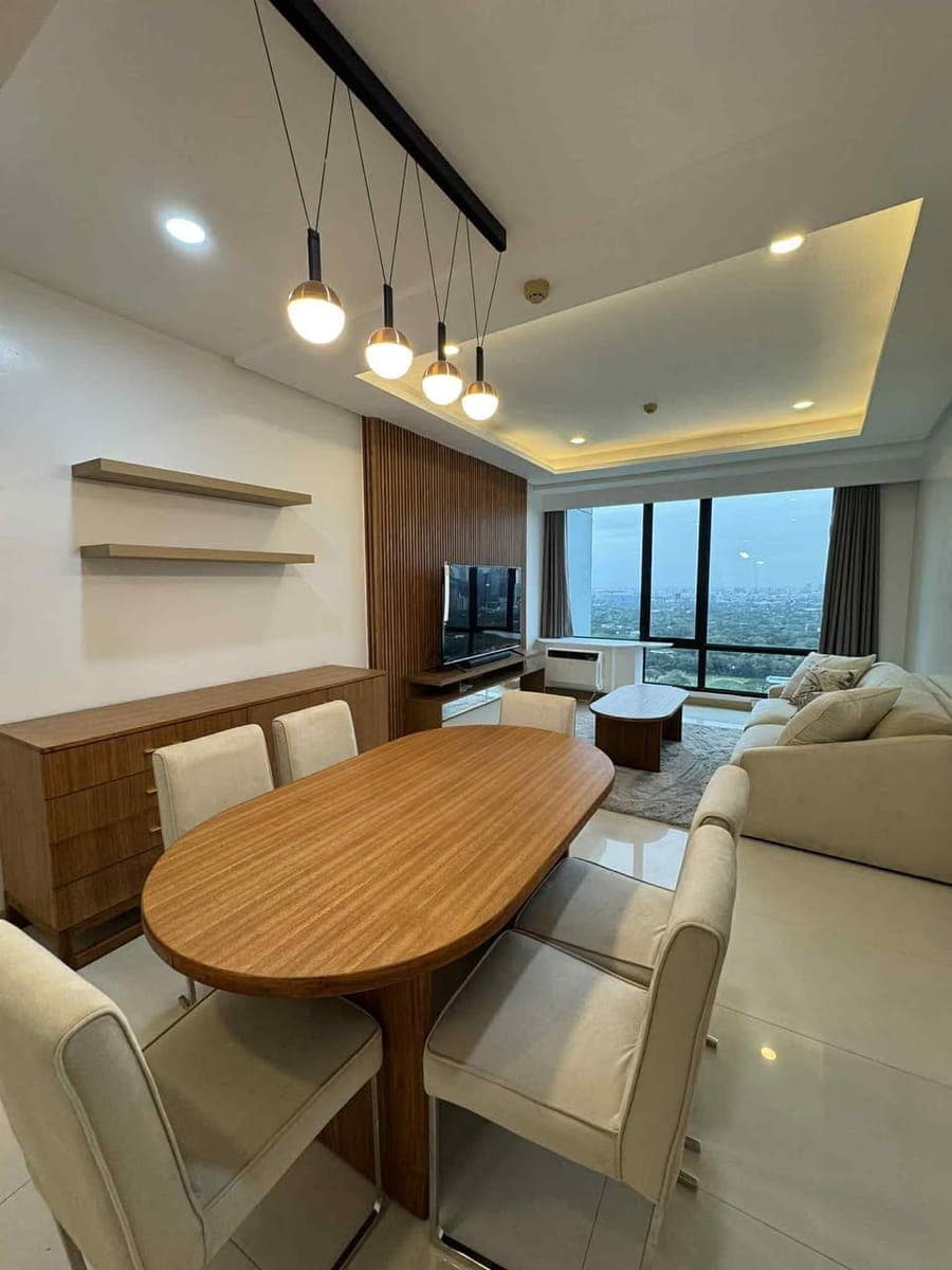 FOR LEASE: - photo 1