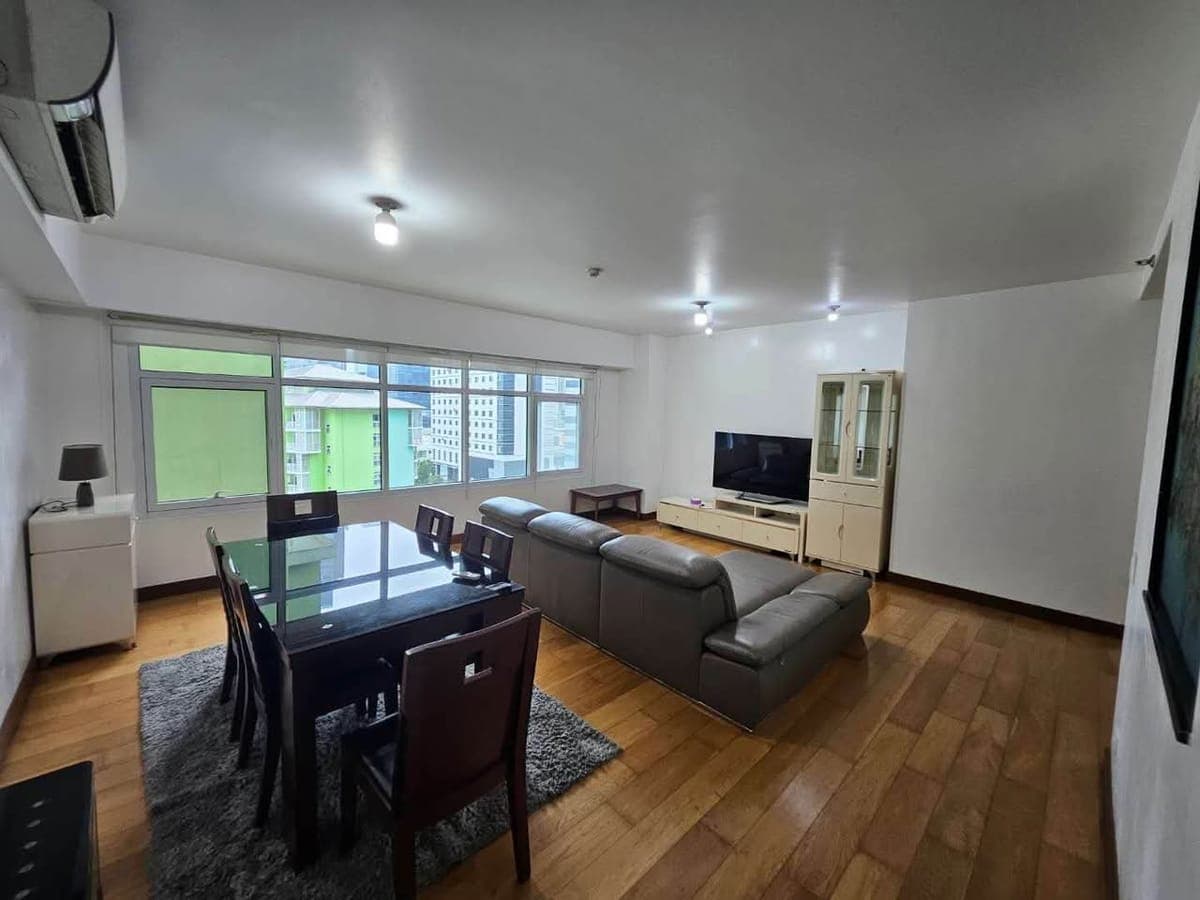 Two bedrooms unit for rent/lease in One serendra BGC High street, Taguig - photo 1