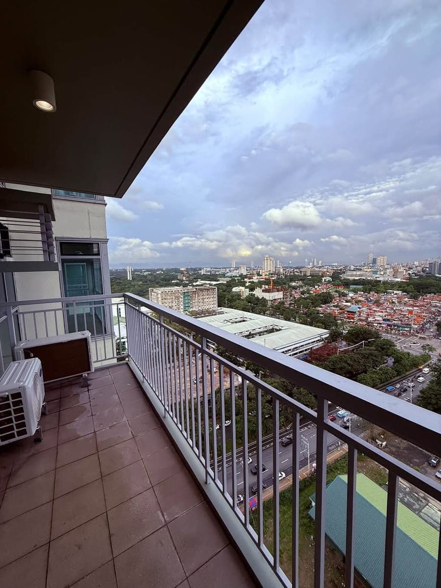 OREAN PLACE 2BR UNIT FOR LEASE! Semi furnished - photo 1