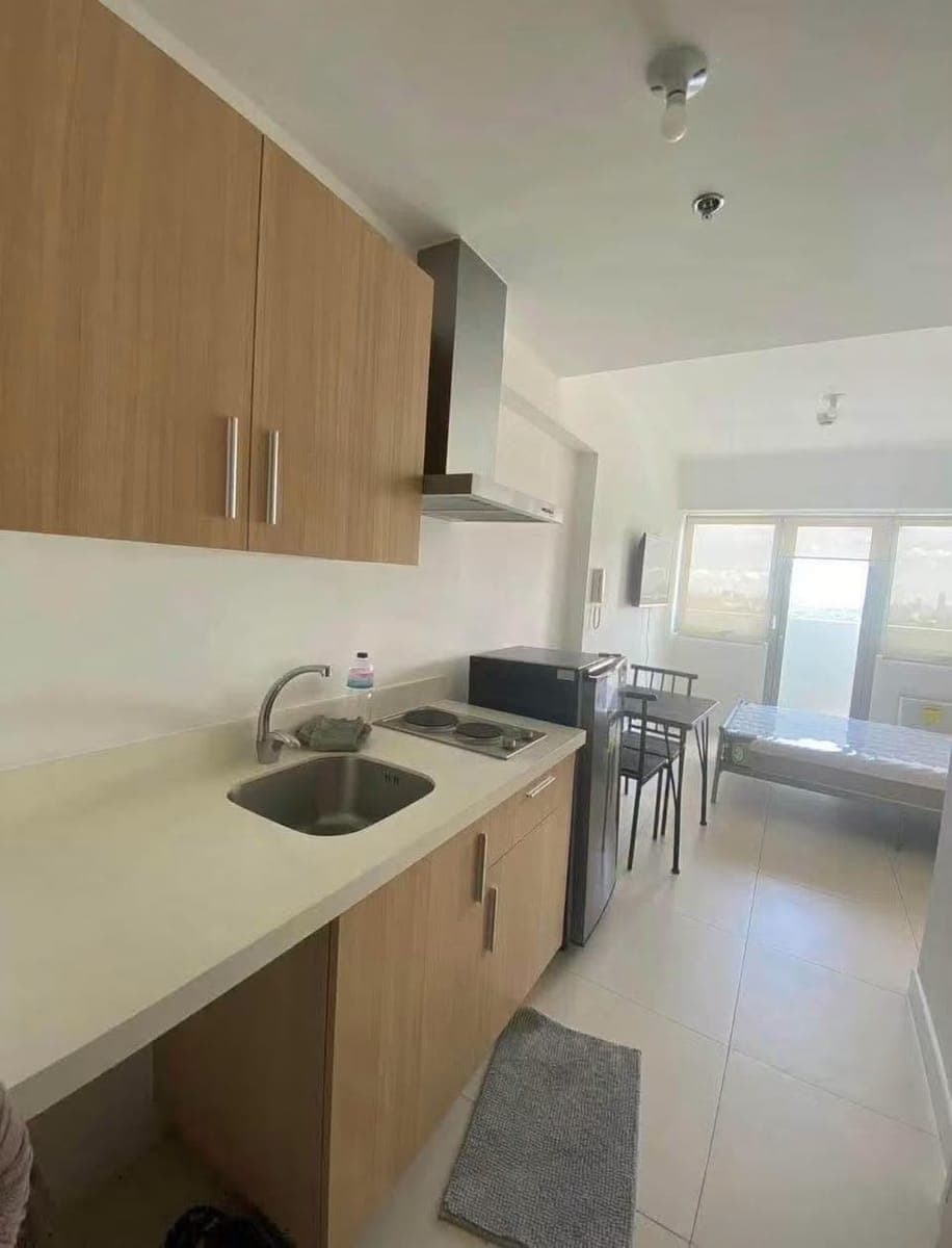 FOR RENT: ₱16,000/month. - Inclusive association dues - photo 1
