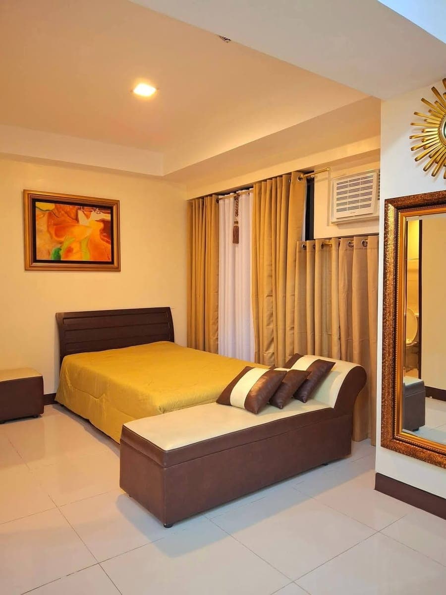 Viceroy Residences Tower 2 8E 26 sqm overlooking swimming pool - photo 1