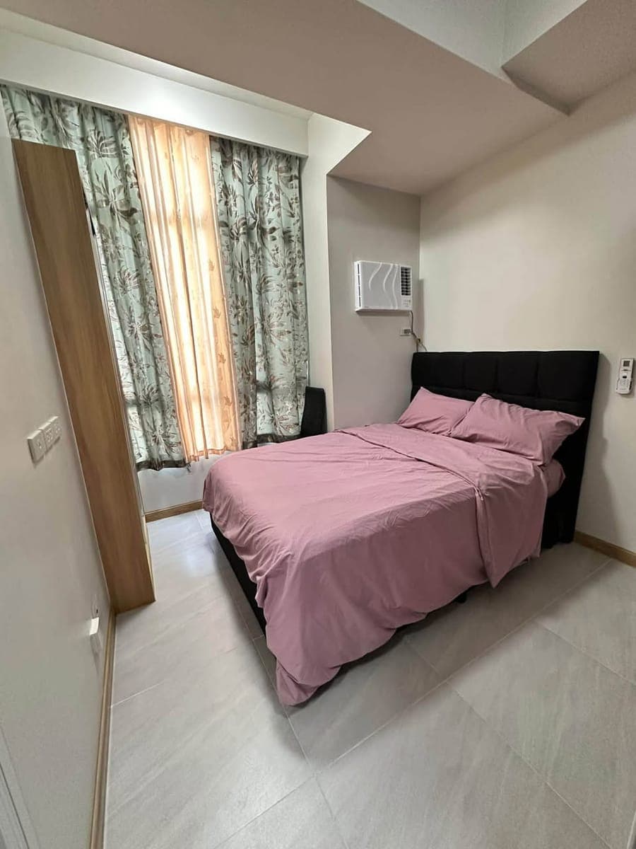 FOR RENT: NEW Cozy 1BR condo in Congressional Tower 2- Granduer!!! - photo 1