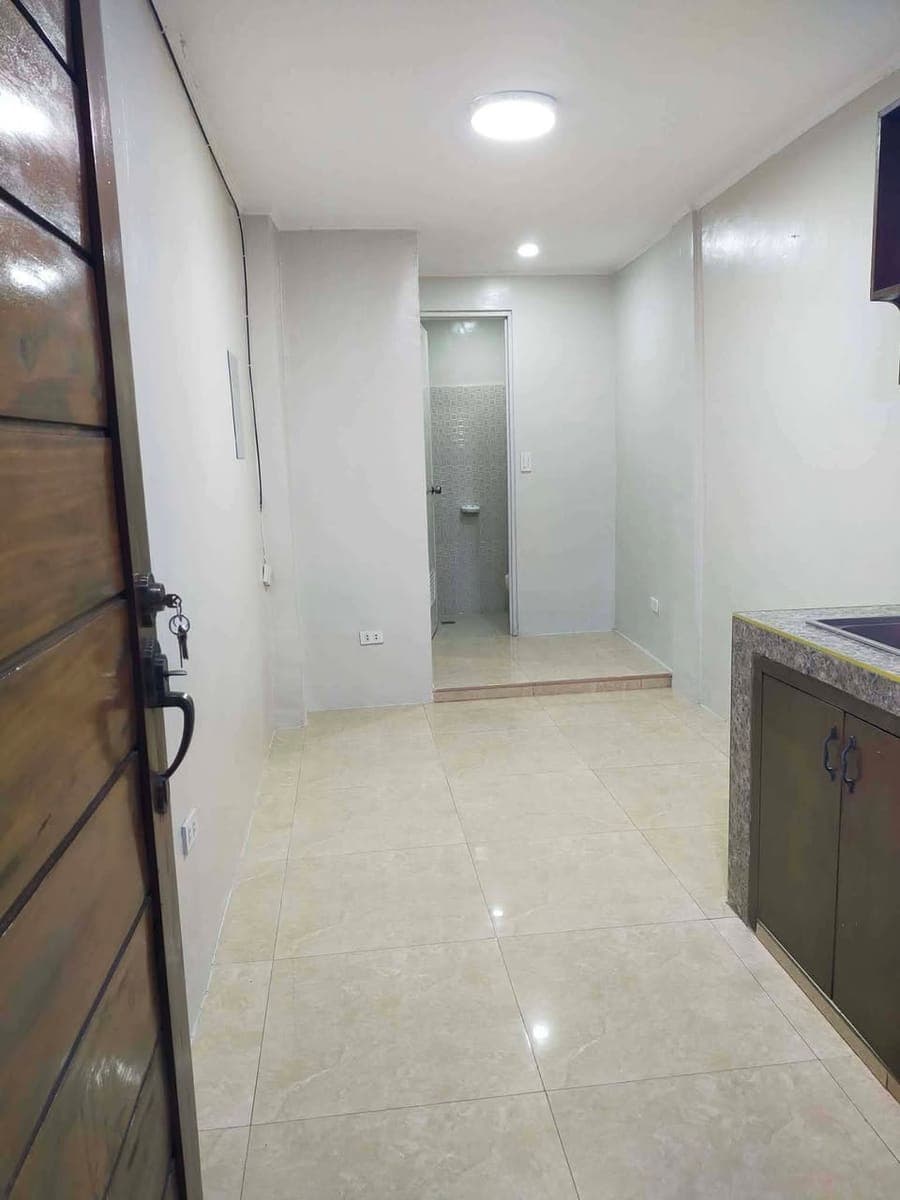 1BR apartment located in East Rembo Taguig available now - photo 1