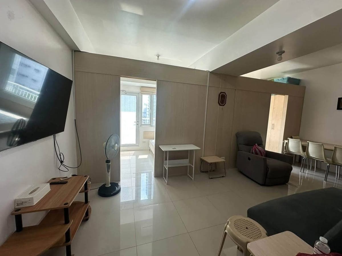 FOR RENT: 2Bedroom with 2Bathroom & 1 Balcony - photo 1