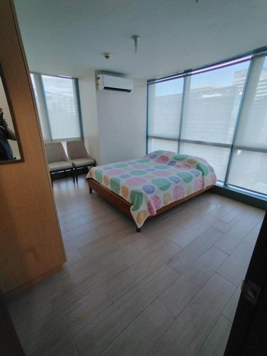 ONE UPTOWN RESIDENCES – BGC - photo 1