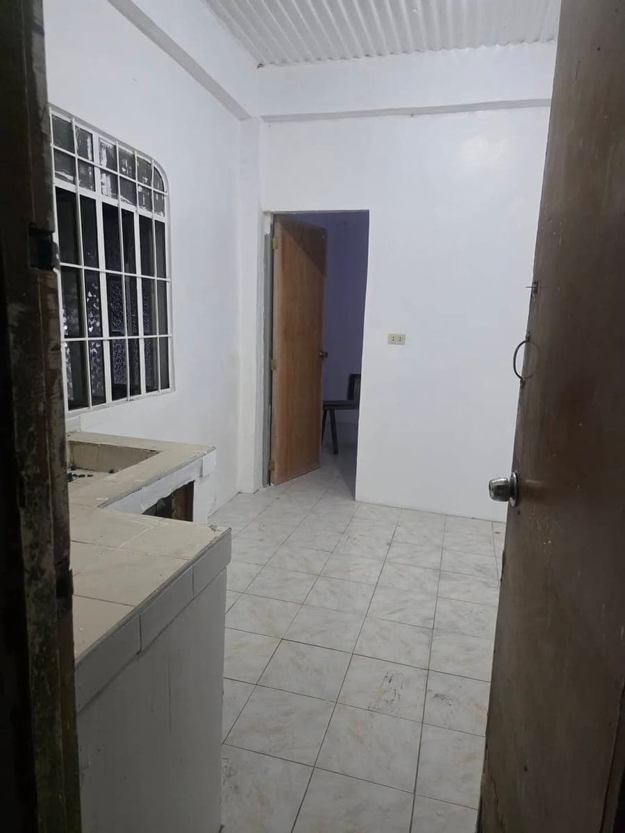 Room for Rent - photo 1