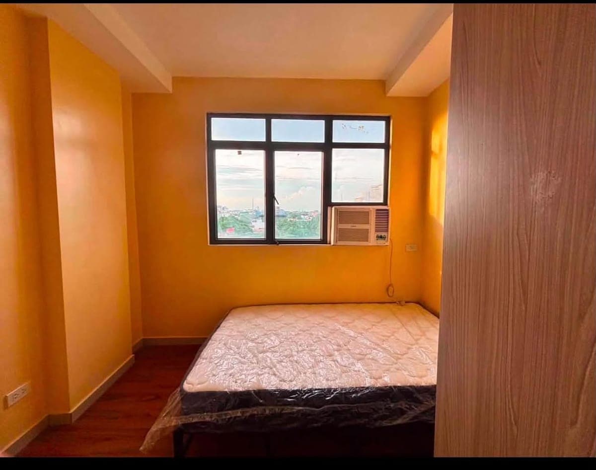 π FOR RENT: Studio type CONDO UNIT with partition ALONG KALAYAAN, QC π - photo 1