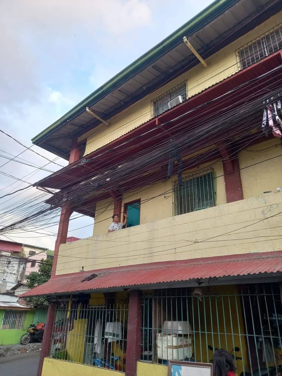 Room for RENT. Available po ng Oct 31. - photo 1