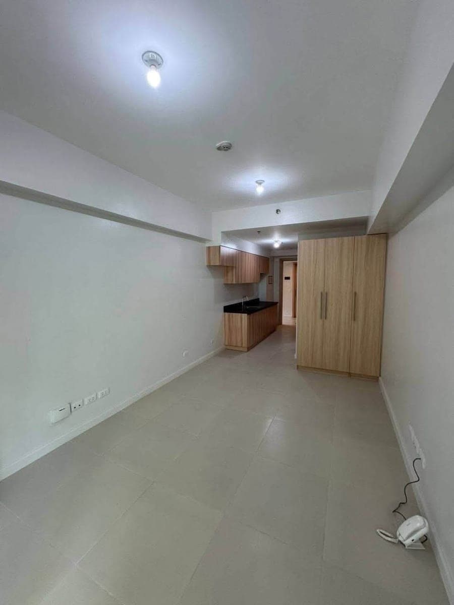 FOR RENT : PARK CASCADE STUDIO UNIT - photo 1