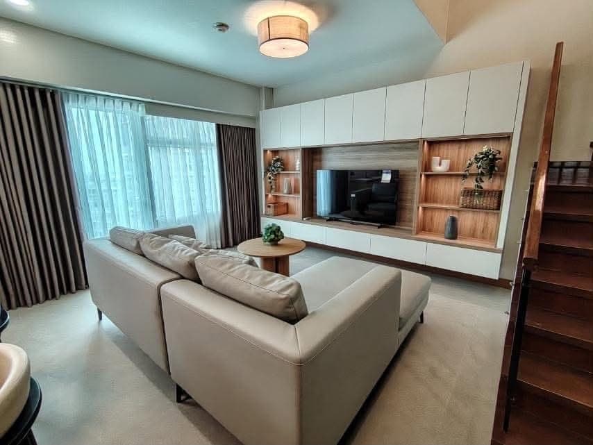 Newly Interior -Design Unit for Lease - First Tenant Privileges - photo 1