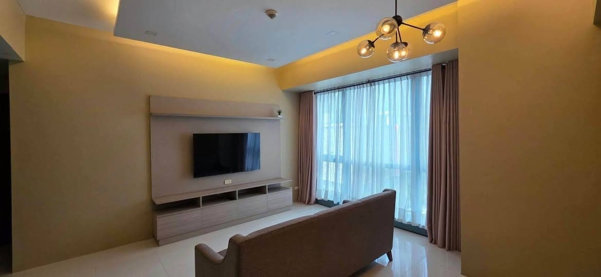 For Lease - photo 1
