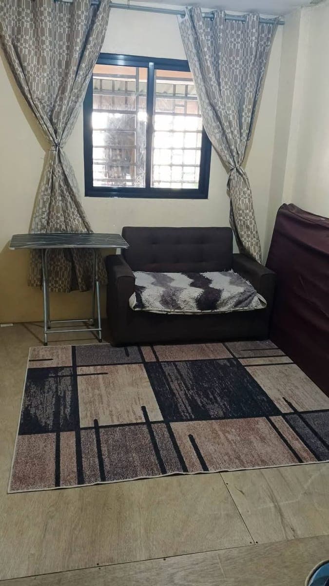 Spacious Room for Rent (Ladies Only) - photo 1