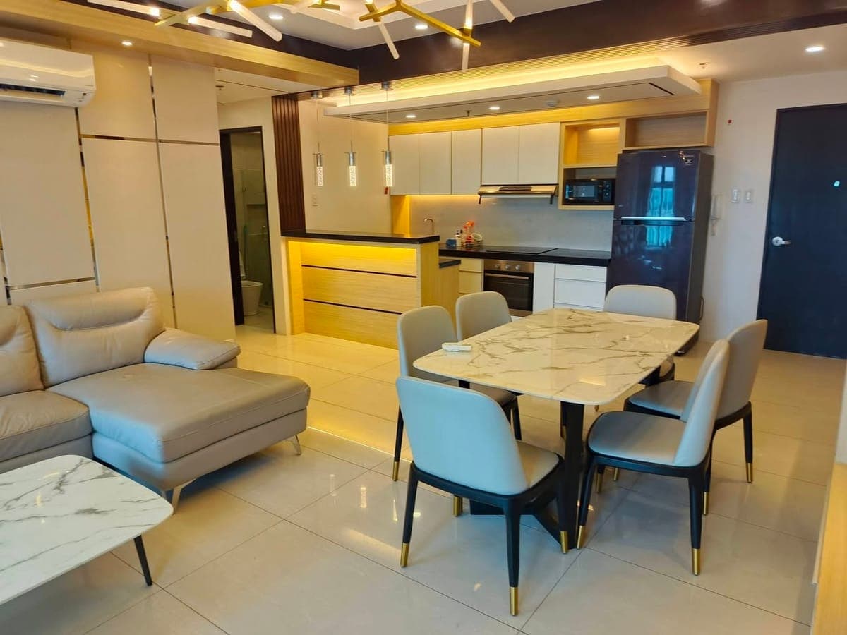 FOR LEASE | Executive 2BR Unit with Balcony & Parking - Park West - photo 1