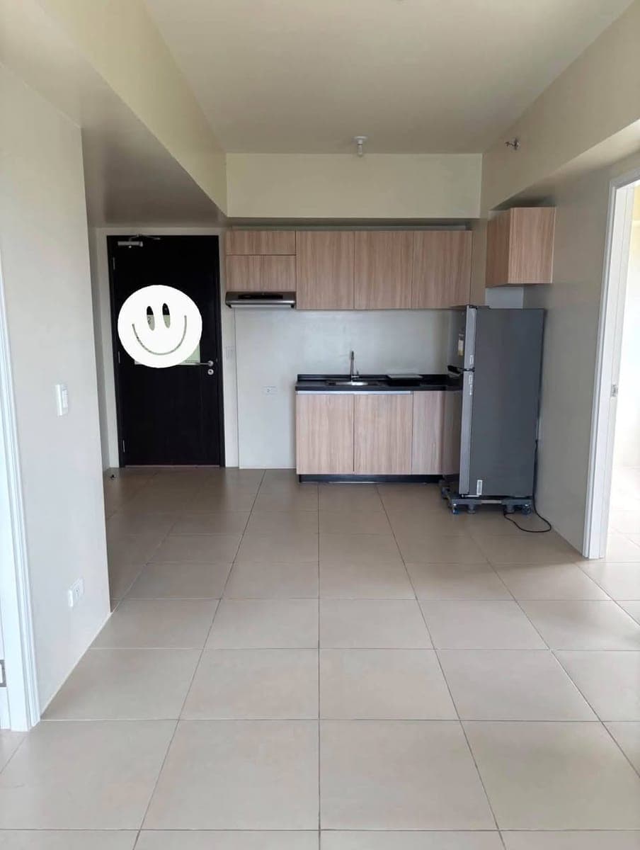 FOR RENT | 3-BEDROOM UNIT WITH BALCONY - photo 1