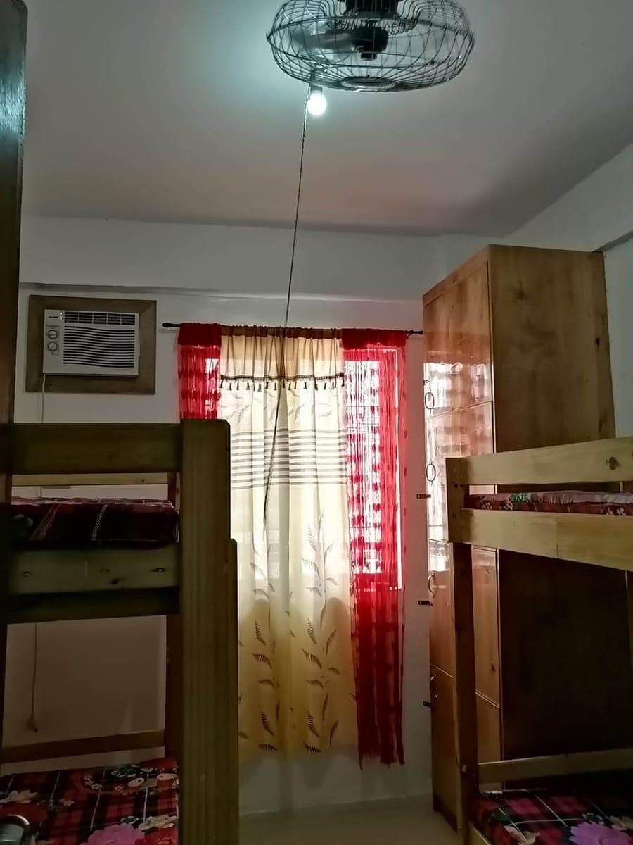 SOLO ROOM FOR SOLO OCCUPANTS ONLY - photo 1