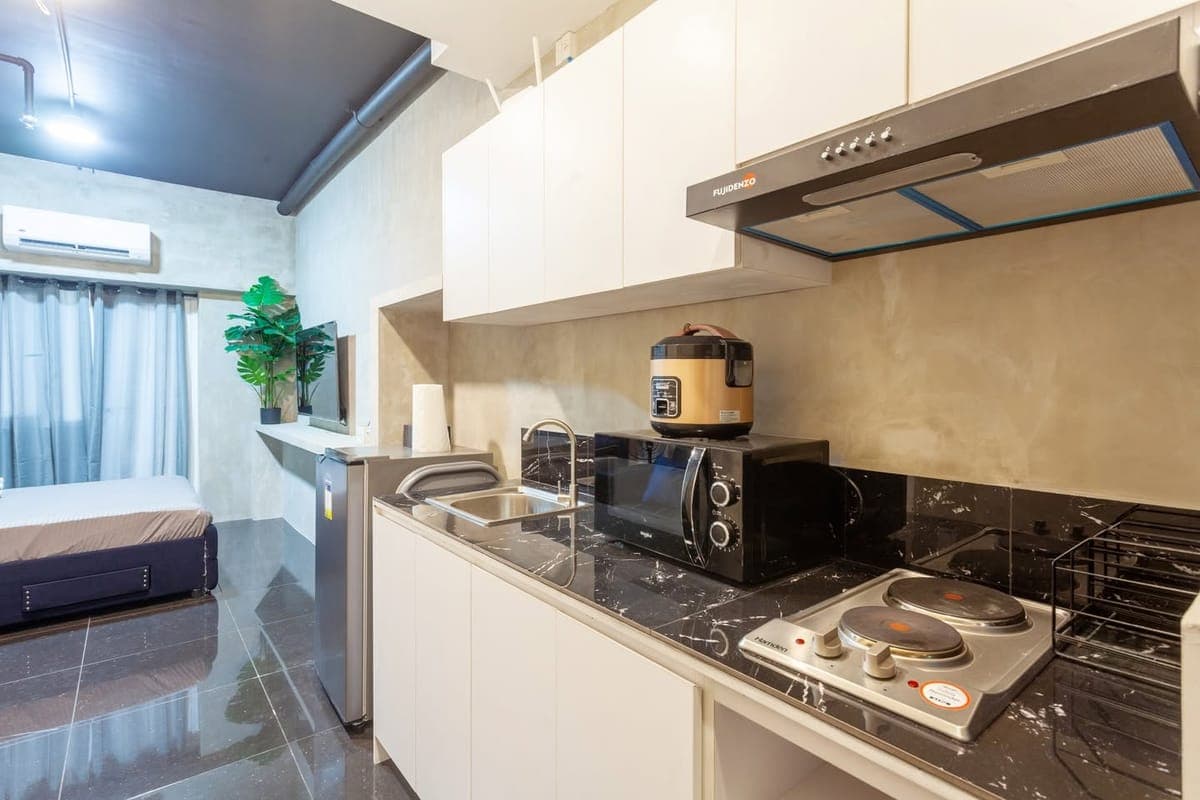 ๐ Cozy Industrial-Style Unit for Long-Term Stay - photo 1