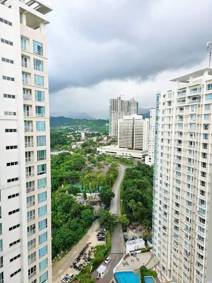 BRAND NEW 1-BEDROOM W/ BALCONY FULLY FURNISHED CONDO UNIT FOR RENT! - photo 1