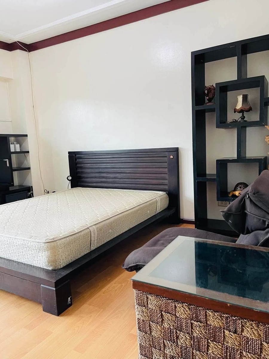 For Lease - photo 1