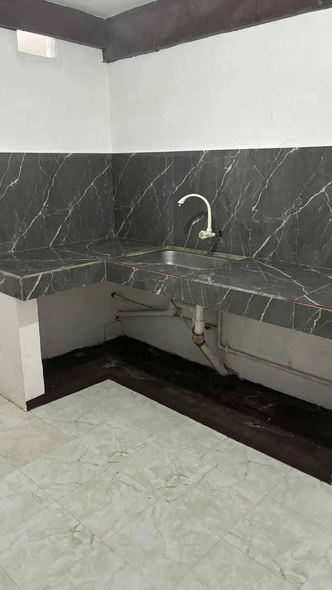 Room for rent with own bathroom and kitchen - photo 1