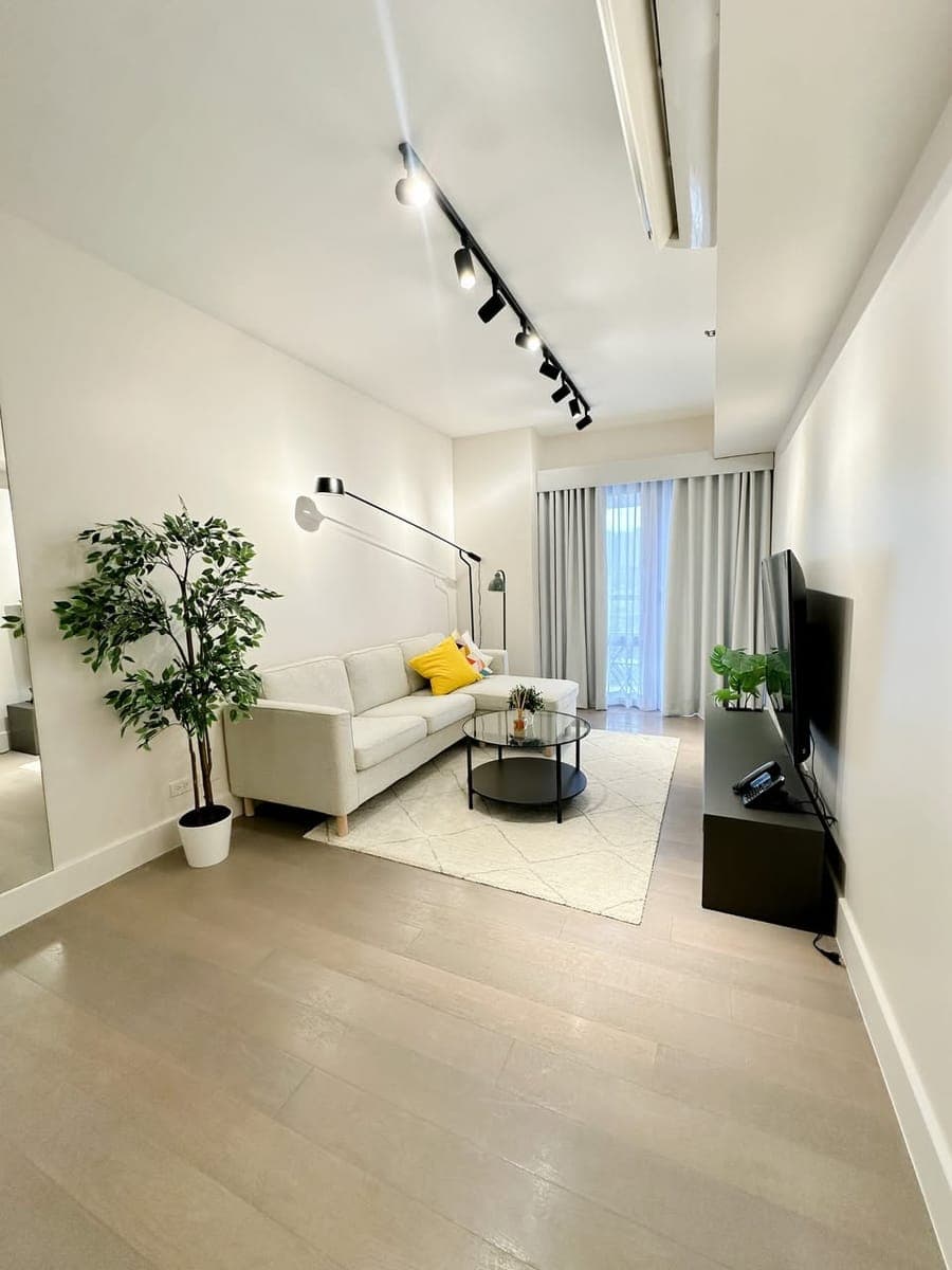 For Lease: - photo 1