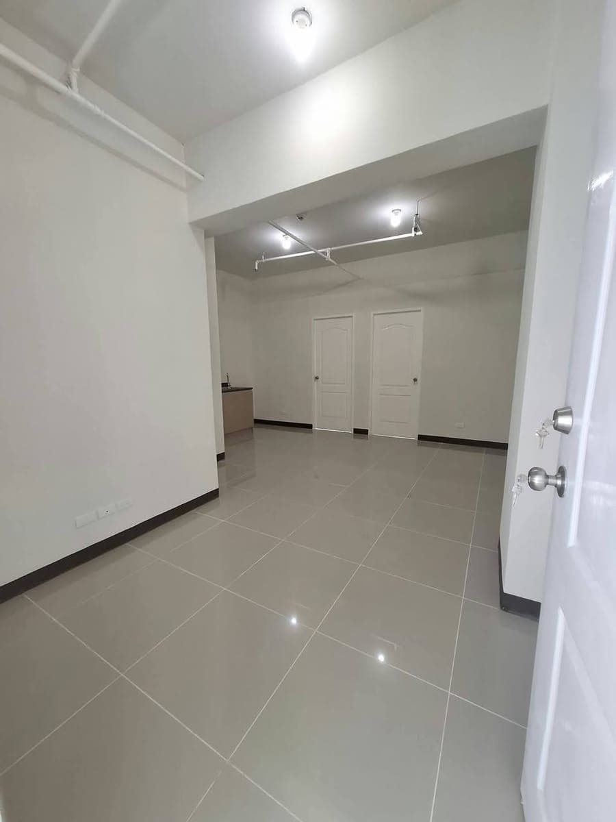CONDO FOR RENT - photo 1