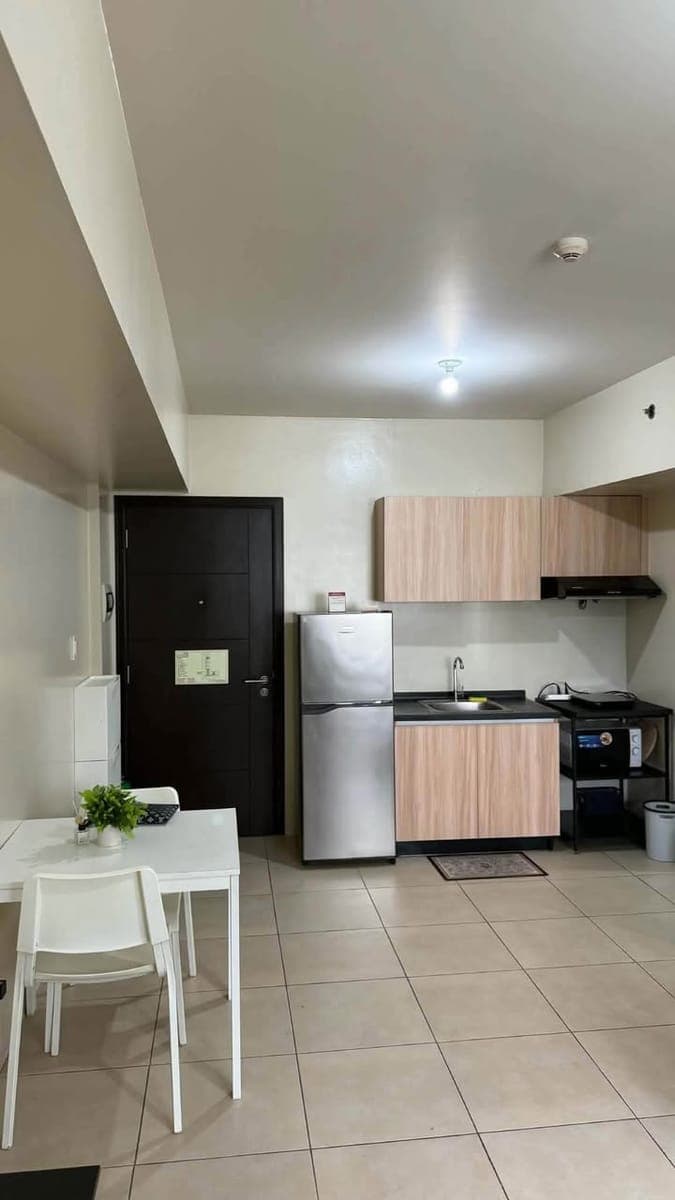 FOR RENT: AVIDA TOWERS TURF T1 - photo 1