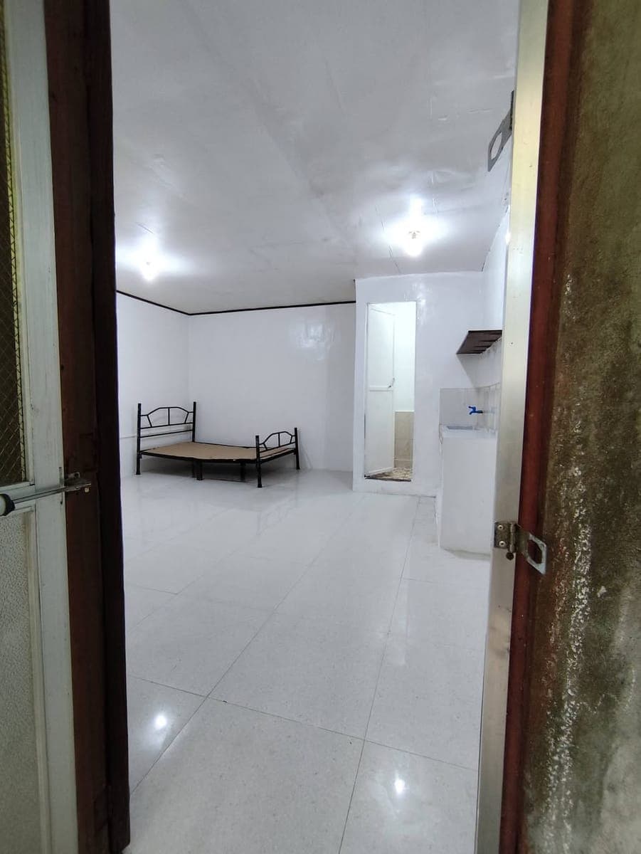Room for Rent - photo 1