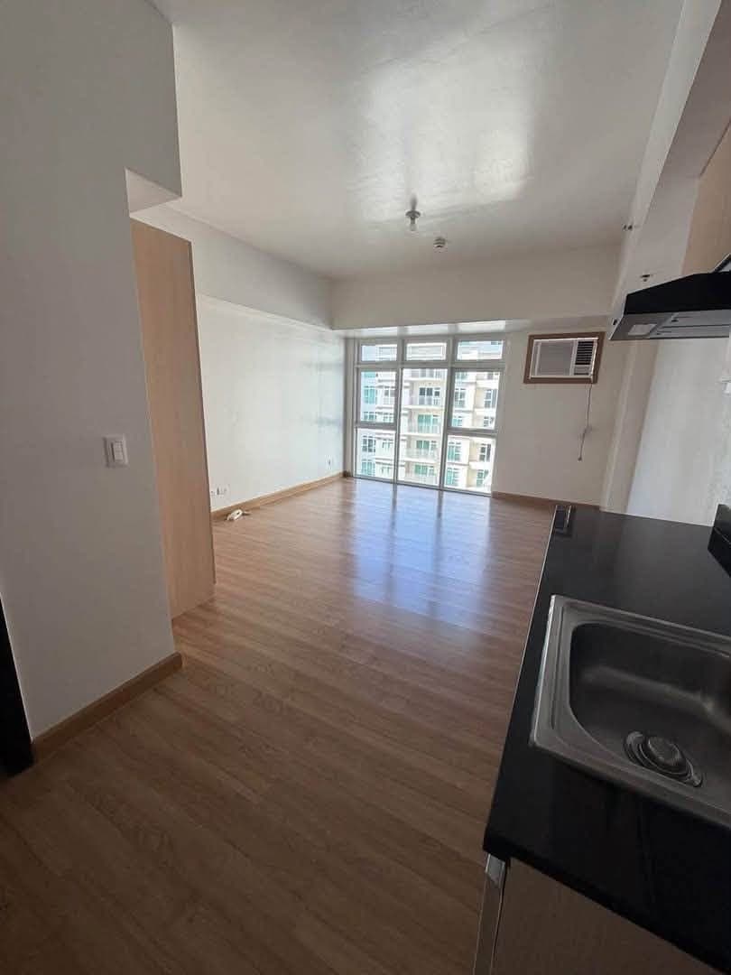 FOR RENT: THE VERANDA STUDIO (Direct) - photo 1
