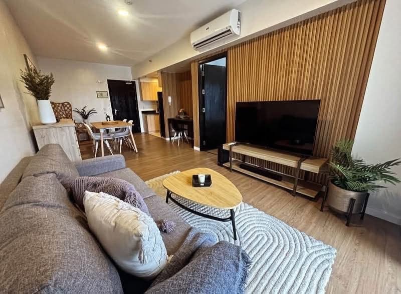 FOR LEASE: Fully furnished 1 Bedroom unit at Park Triangle Residences, BGC - photo 1