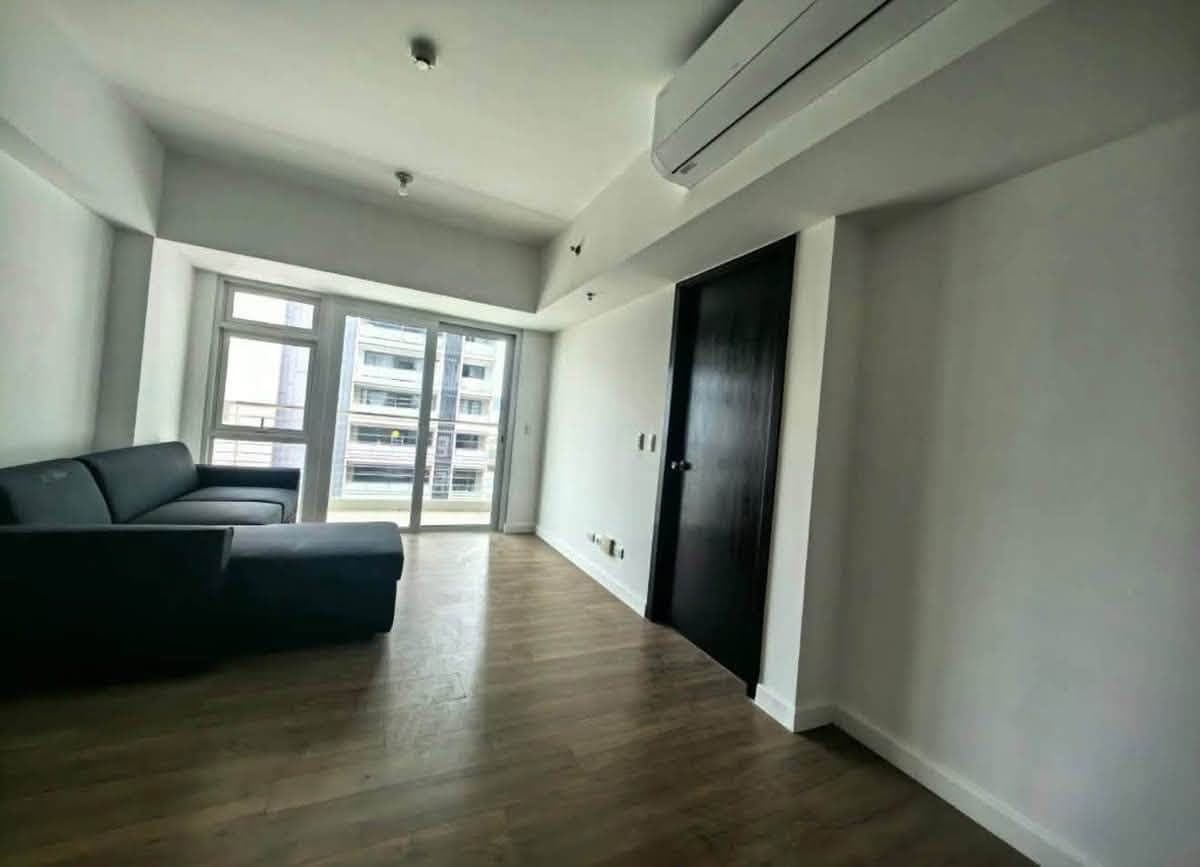 FOR RENT: THE VERANDA 1 BEDROOM (RG) - photo 1