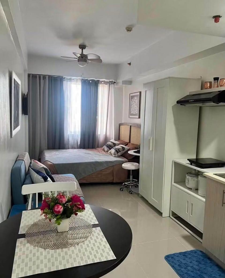 FOR RENT | PINE CREST CONDOMINIUM – NEW MANILA, QUEZON CITY - photo 1