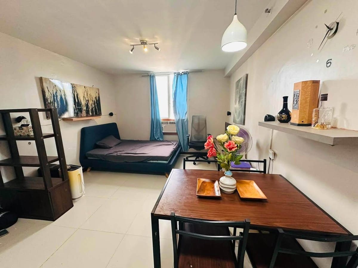 π STUDIO UNIT FOR RENT - photo 1