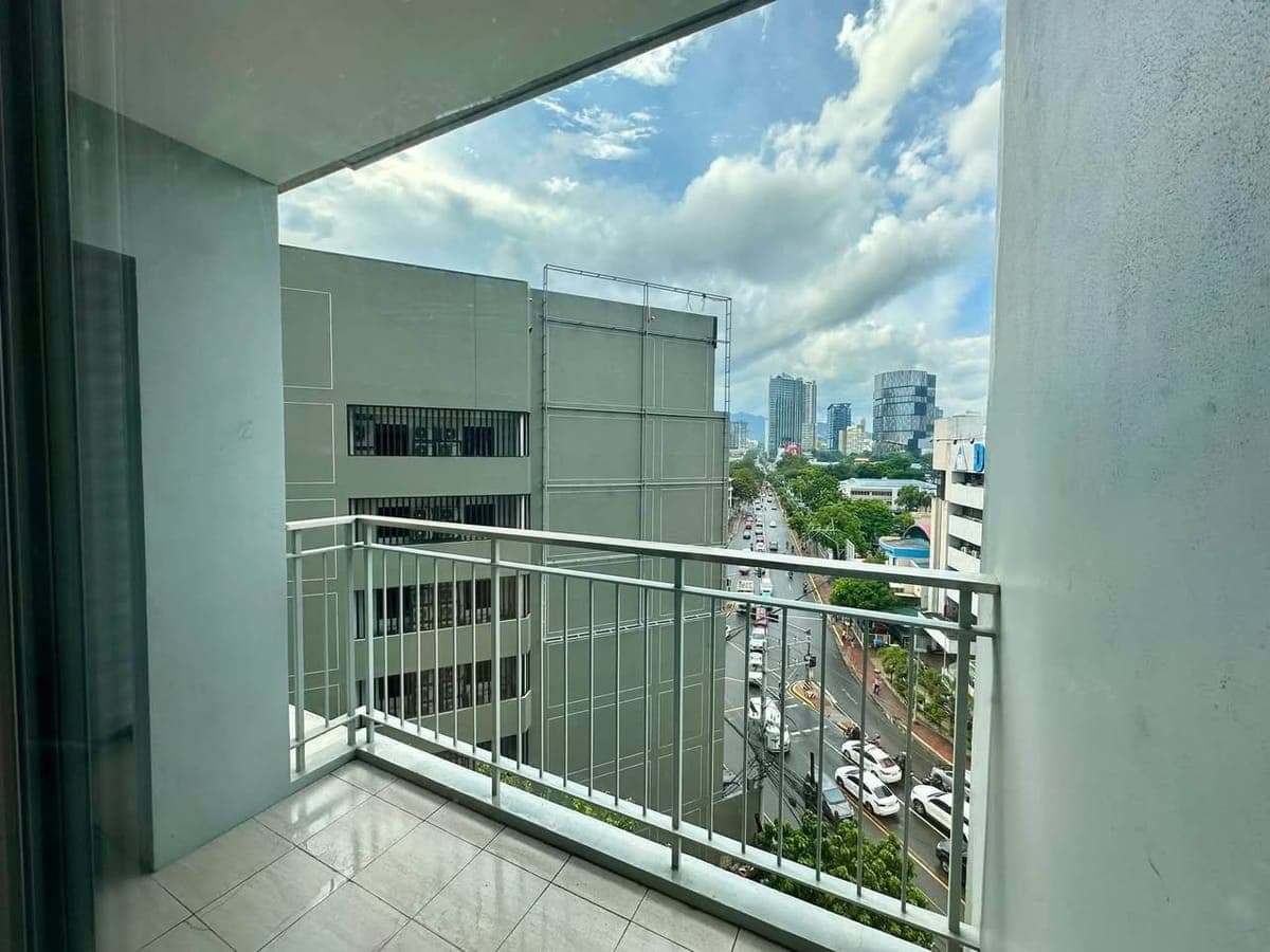 CITYLOFT 1 Bedroom w/ Balcony for Rent~20k- (Near Ayala, Mango Avenue, Fuente)โผ๏ธ - photo 1