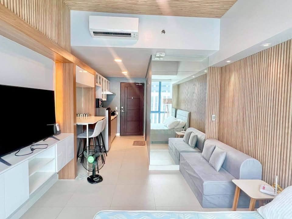 FOR LEASE: Furnished Studio Unit at 38 Park Avenue, Cebu IT Park - photo 1