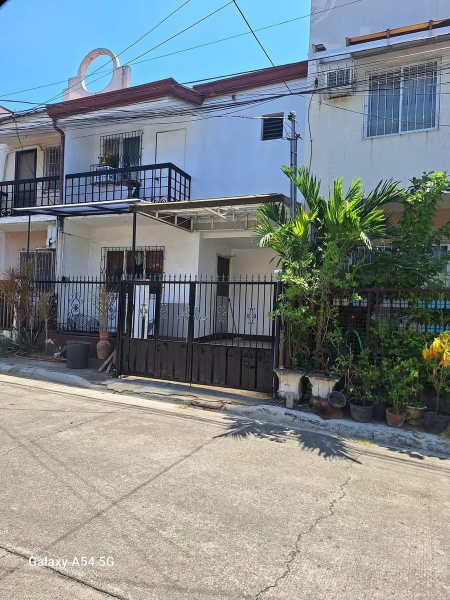 For Rent House and Lot (newly renovated) - photo 1