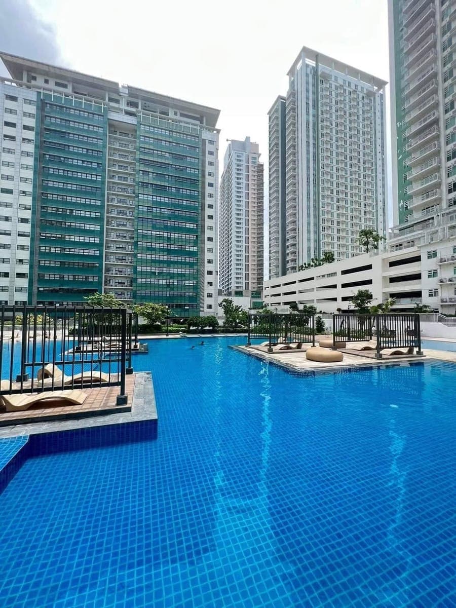 # **FOR RENT = Solinea Studio, Tower 3** - photo 1