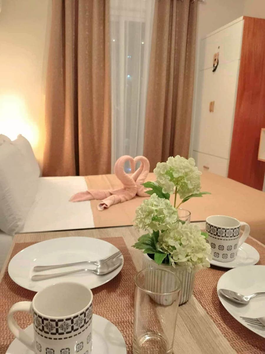 FULLY FURNISHED CONDO UNIT w/Bslcony for RENT โผ๏ธ - photo 1