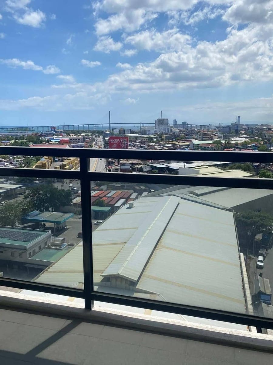 π1 Bedroom Unit For Rent in Galleria Residences with balcony - photo 1